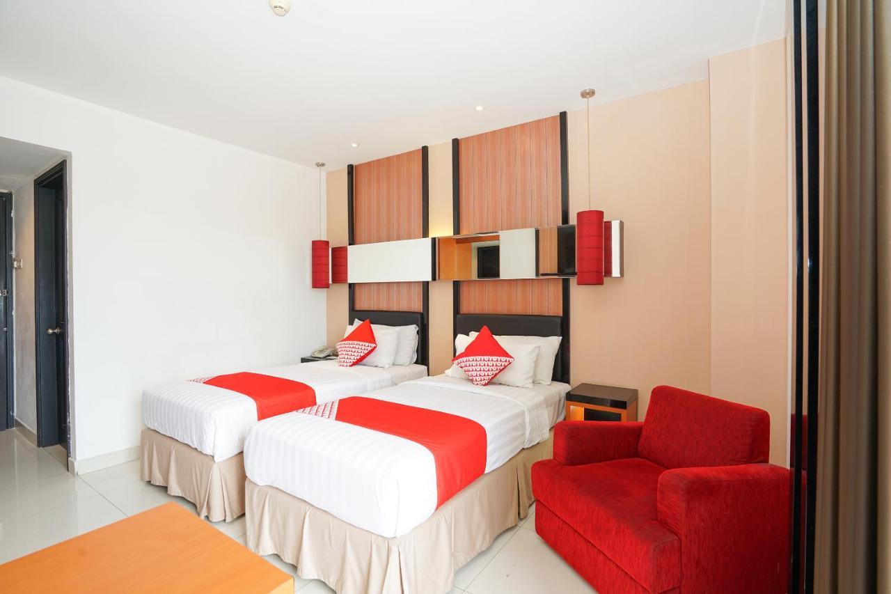 Oyo 197 Prime Royal Hotel Kapasari Ngoại thất bức ảnh